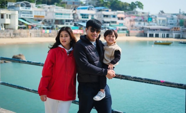 Sasuke Family, Ruce Nuenda dan Aryo Disa. [Instagram/@aryowiratamaa]